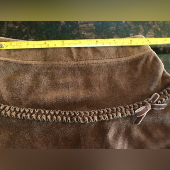 Adorable Toddler girl’s size 2T Arizona Jean Company medium brown plush skirt - Picture 5 of 9